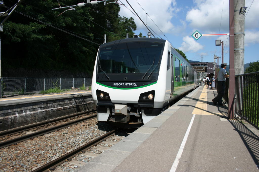 姨捨駅に停車中のリゾートビューふるさと