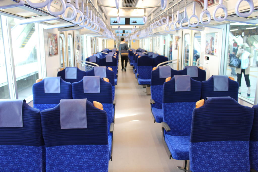 S-TRAINの車内