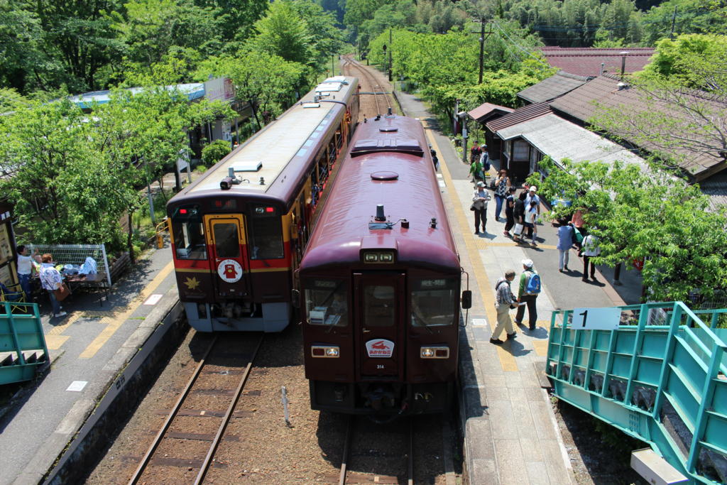 神戸駅での交換の様子