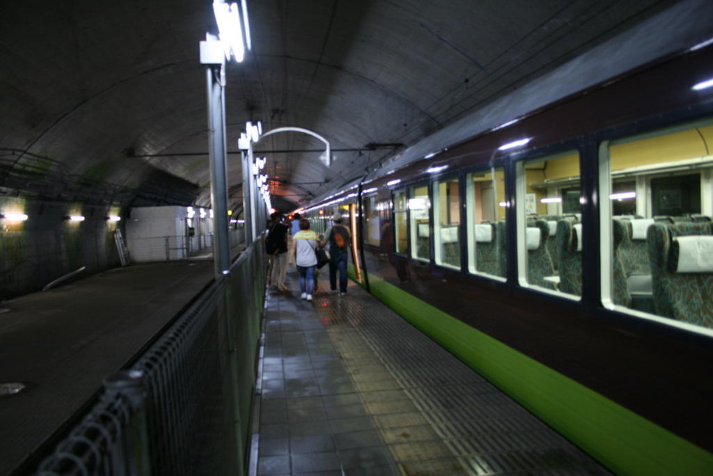 土合駅に停車中の「谷川岳もぐら」