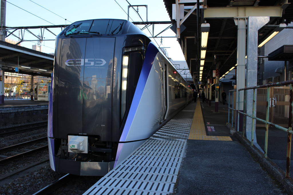 53系 中央線特急 新型 あずさ 乗車記 改良された座席 広々とした客室で居住性は大幅向上 揺れも少なく乗り心地は上々 座席表 荷物置場の情報あり ひさの乗り鉄ブログ