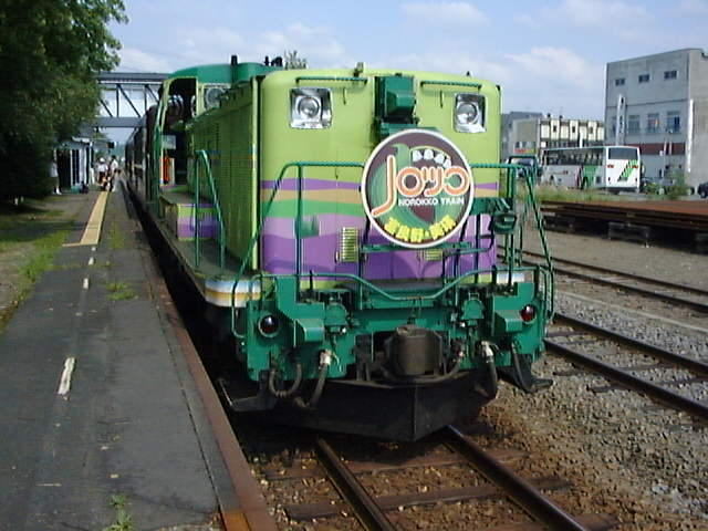 現在でも夏に運行されているトロッコ列車「富良野・美瑛ノロッコ号」