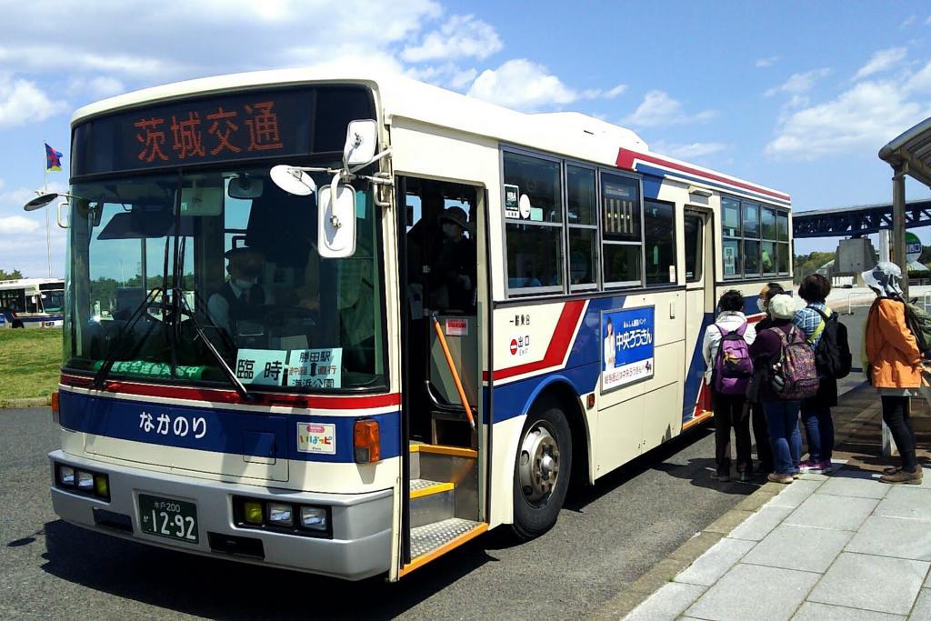 茨城交通の臨時バス 勝田駅から海浜公園西口に直行します