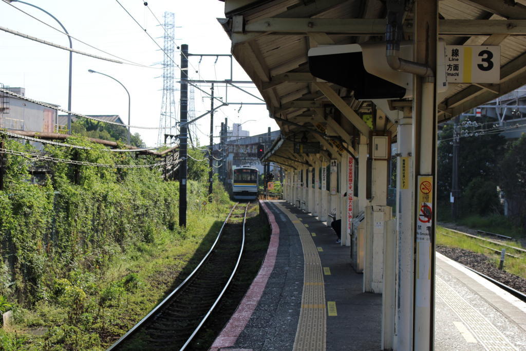 とても狭い浜川崎駅の鶴見線ホーム