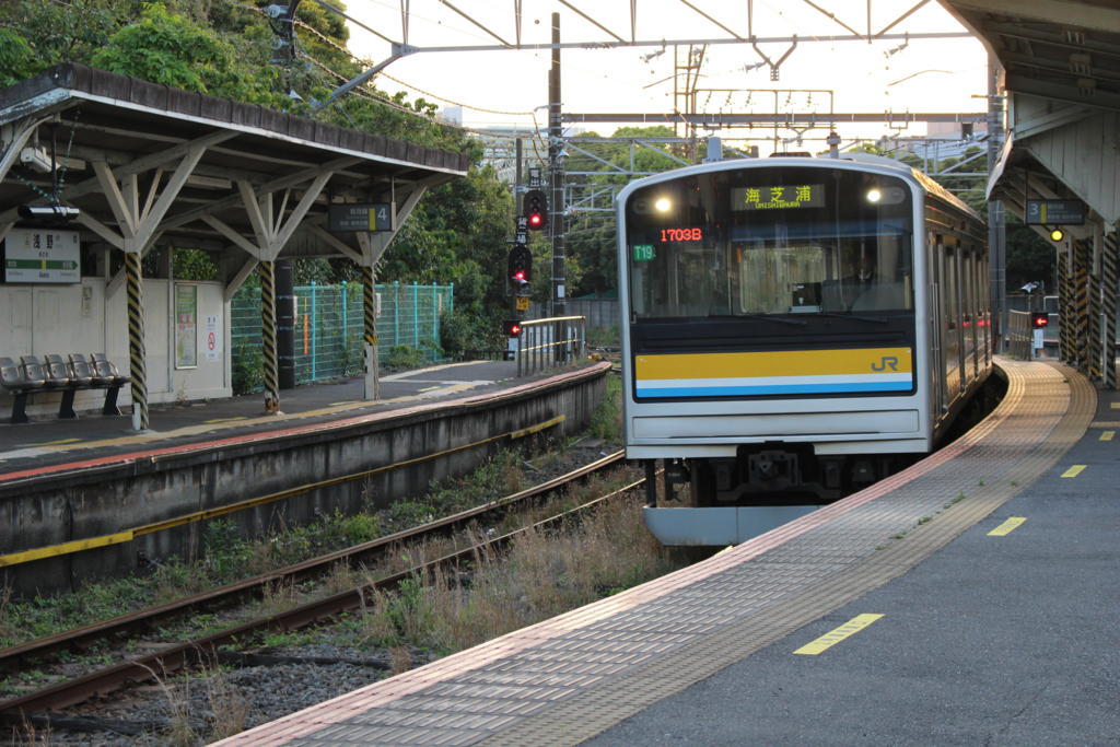 海芝浦行きの電車が入線してきました