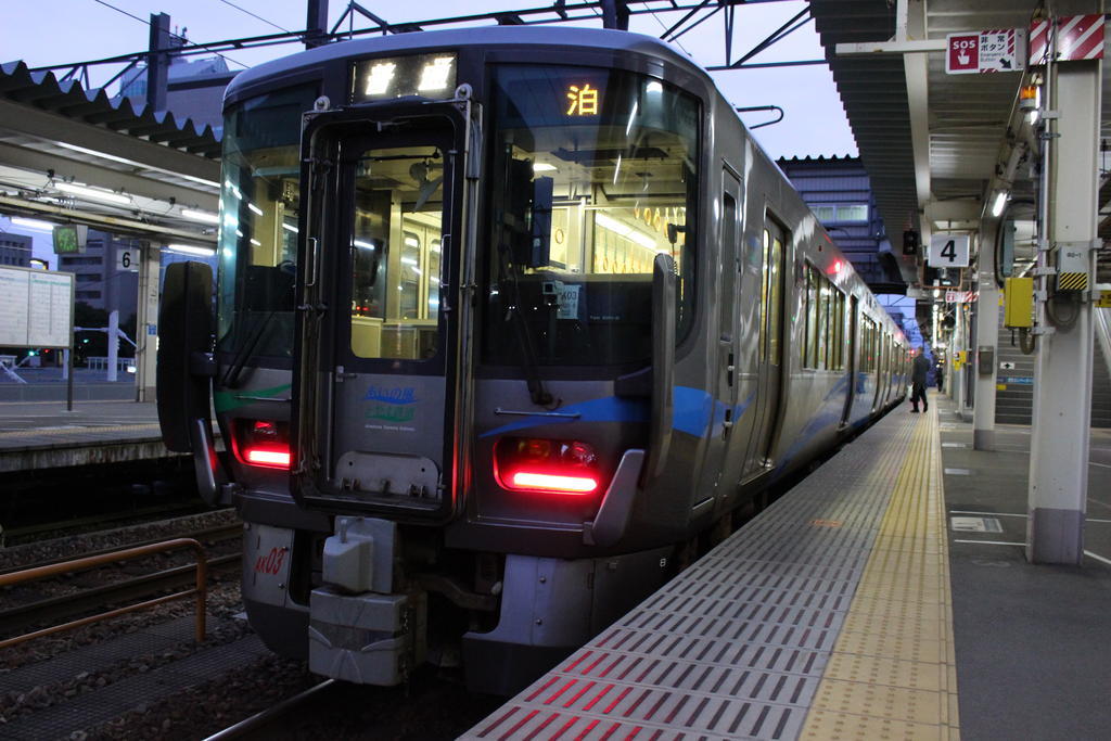 あいの風とやま鉄道は富山～倶利伽羅の通過利用のみ乗車可能