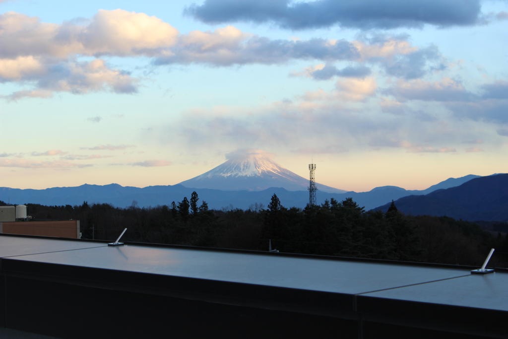 小淵沢駅の展望台から冬の富士山を眺める（2018年1月撮影）