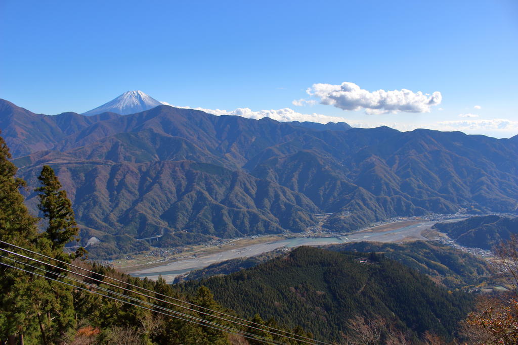 身延山山頂からは富士山と富士川が一望！（2018年11月撮影）