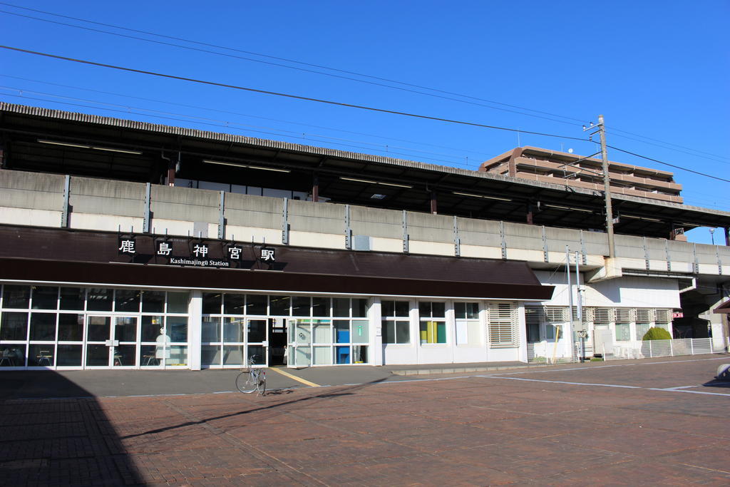 立派な駅舎の鹿島神宮駅