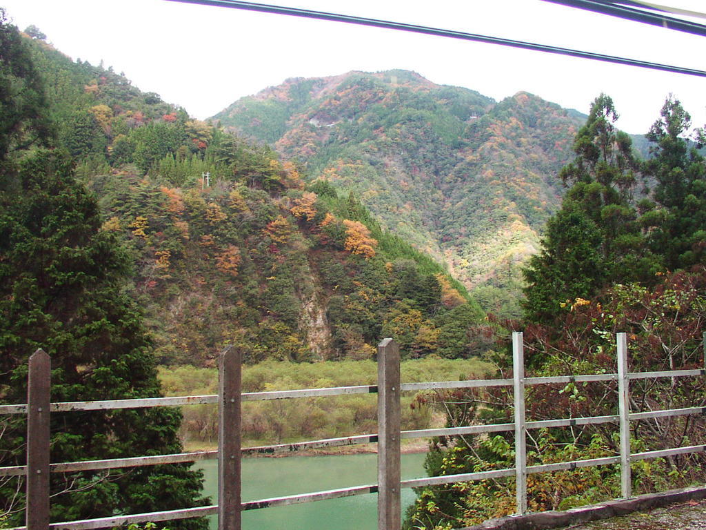 秘境駅の一つ小和田（こわだ）駅にも停車！