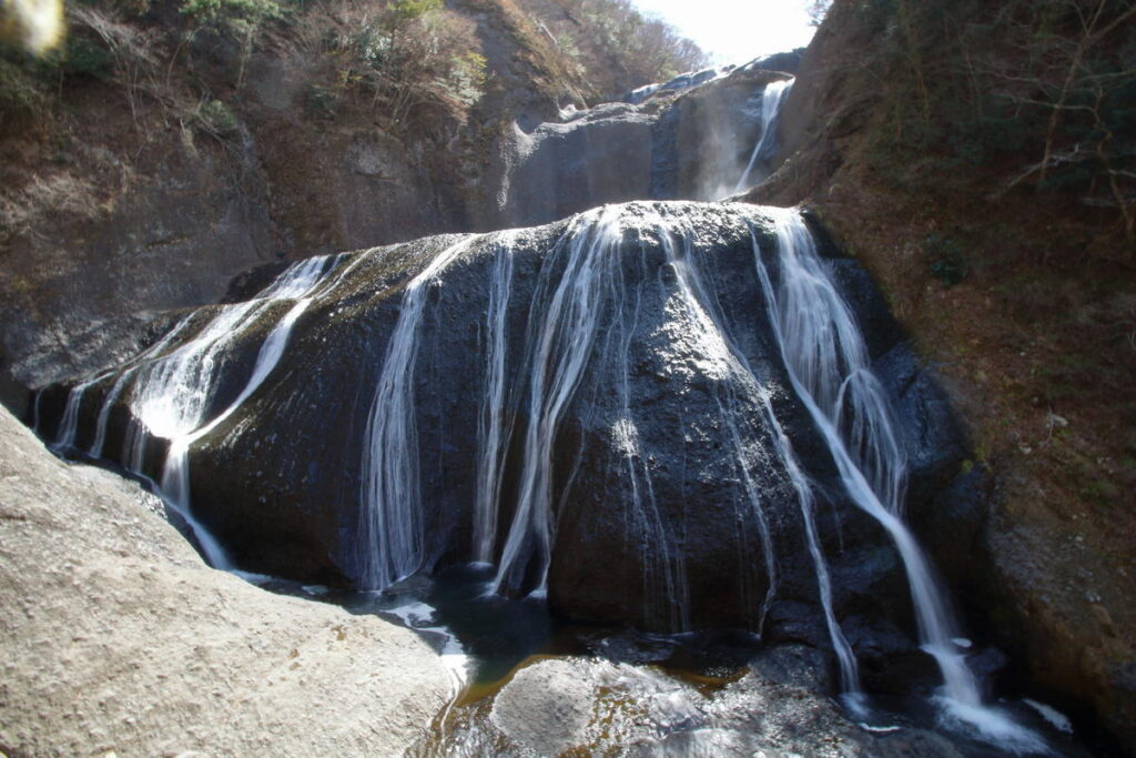 日本三大名瀑の一つ「袋田の滝」