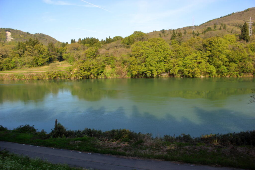 磐越西線からの阿賀野川の眺め