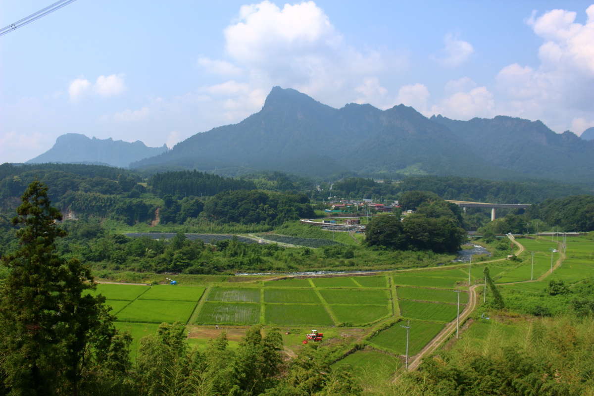 ギザギザの稜線が特徴的な妙義山