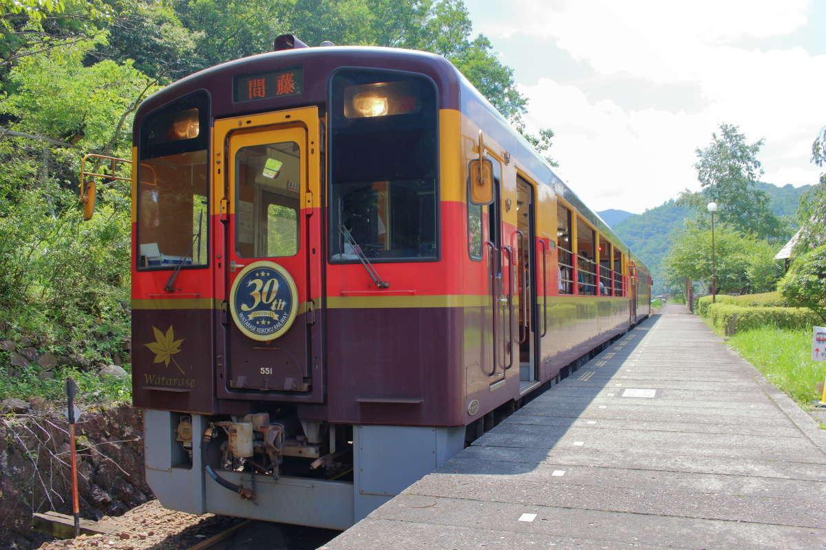 「トロッコわっしー1号」が到着、折り返し「トロッコわっしー2号」となります