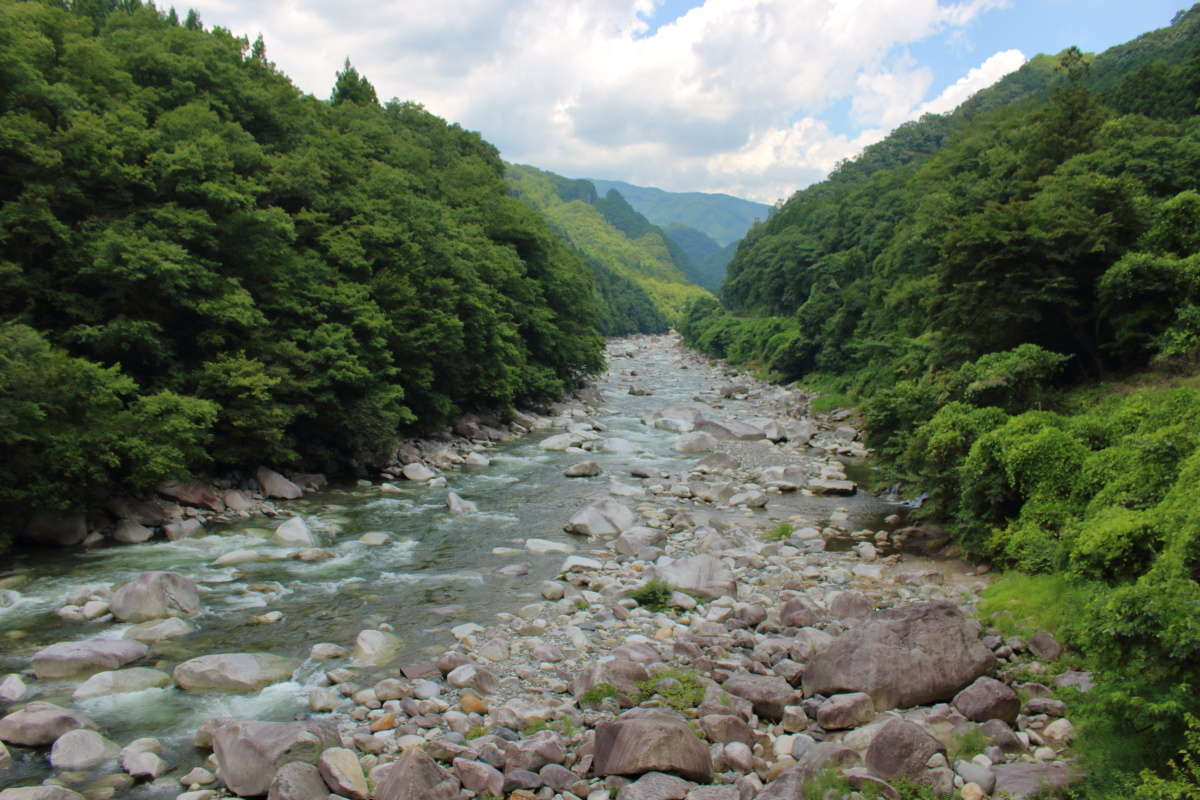 わたらせ渓谷鐵道は渡良瀬川の渓谷美がとても美しい鉄道！