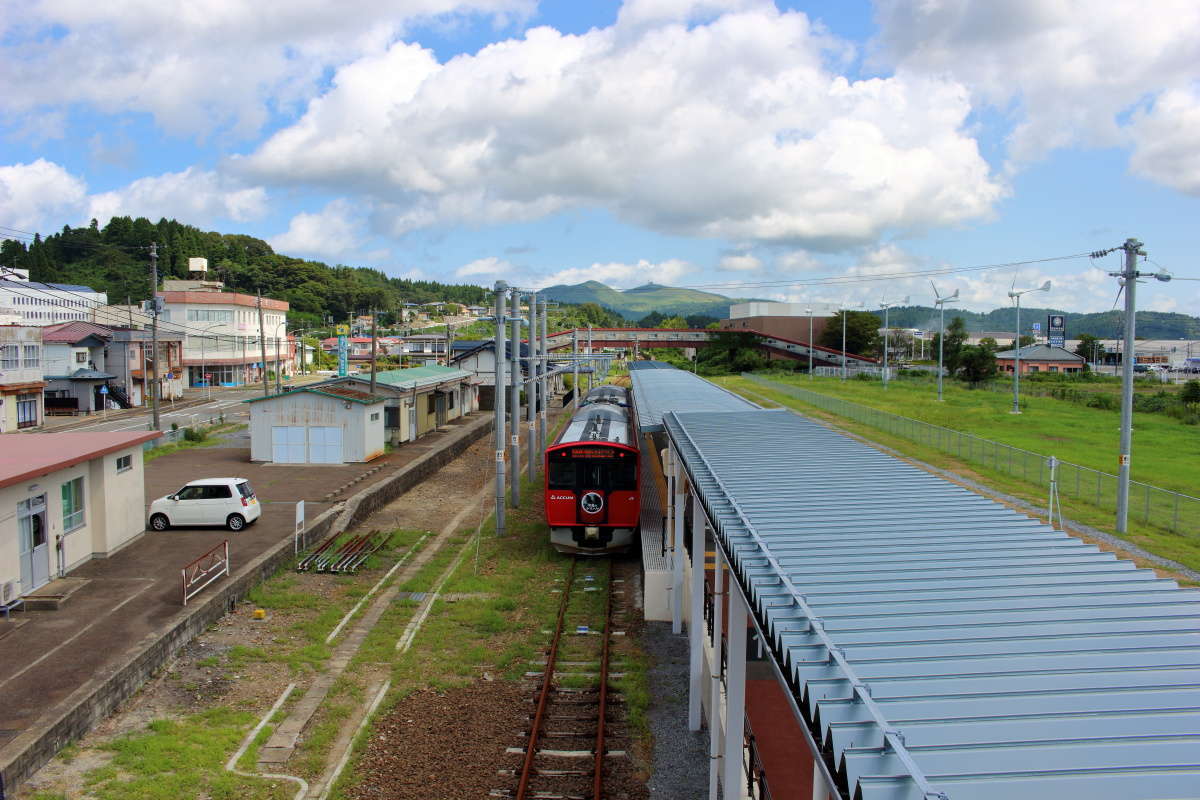 男鹿駅2階からの眺望は必見！ 寒風山も見えます！