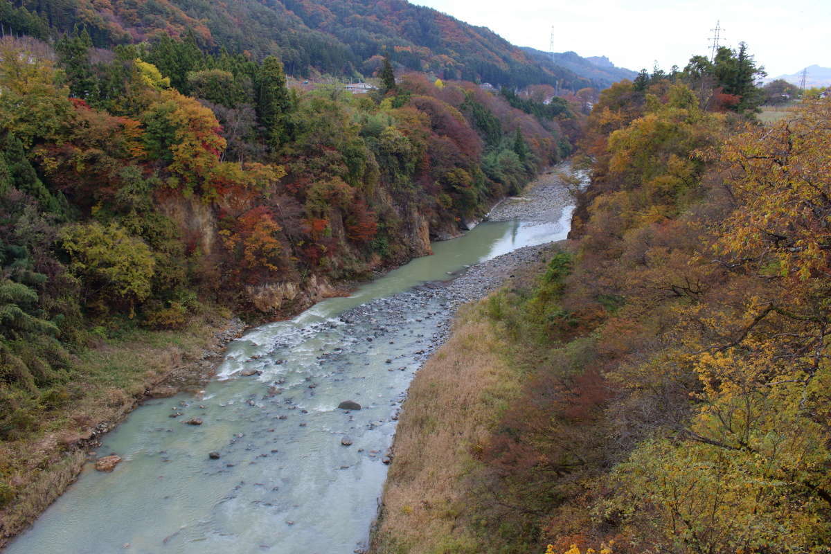 下流側は川幅が広くなっています