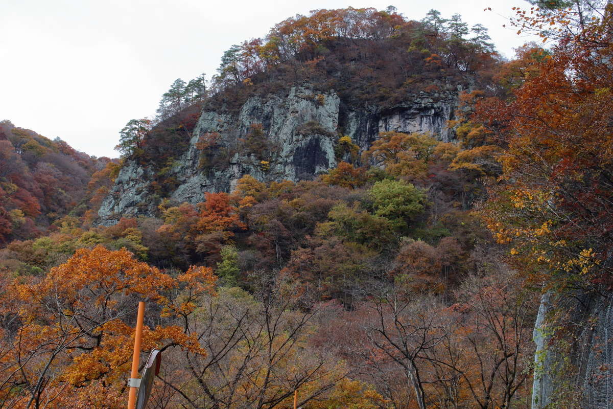 遊歩道のゴール近くには見事な奇岩「新蓬莱・大蓬莱」が！