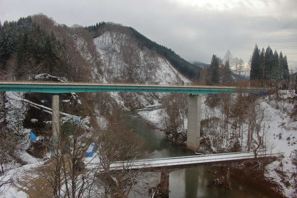 秋田内陸線の有名撮影スポット「大又川橋梁」からの車窓