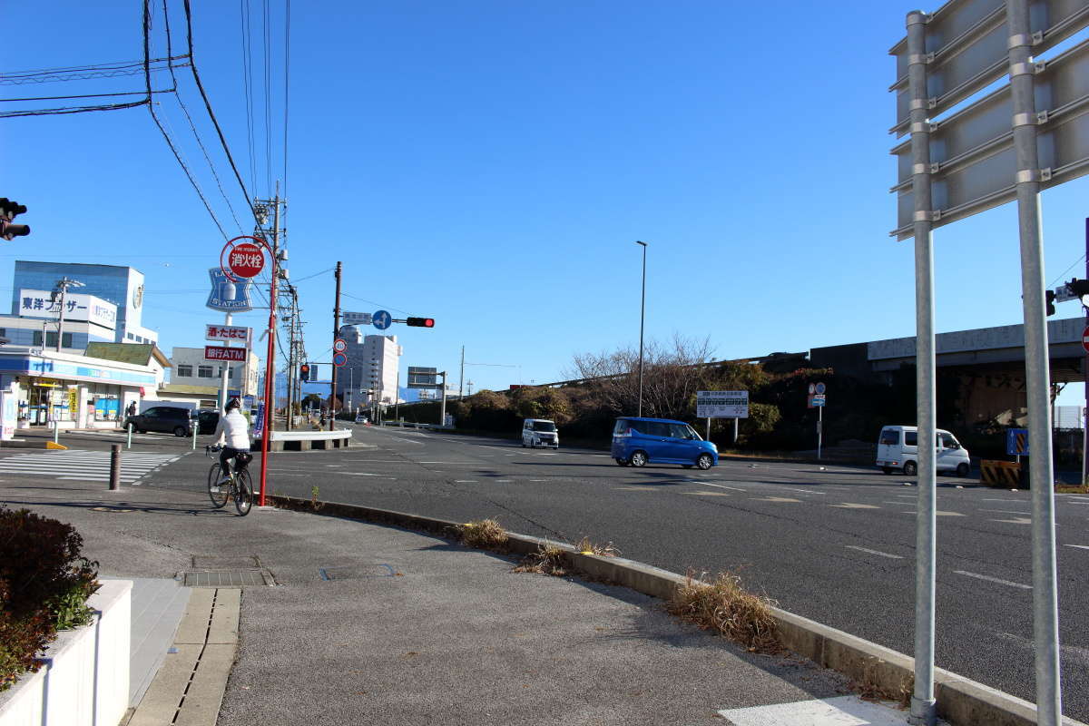 興津中町の交差点