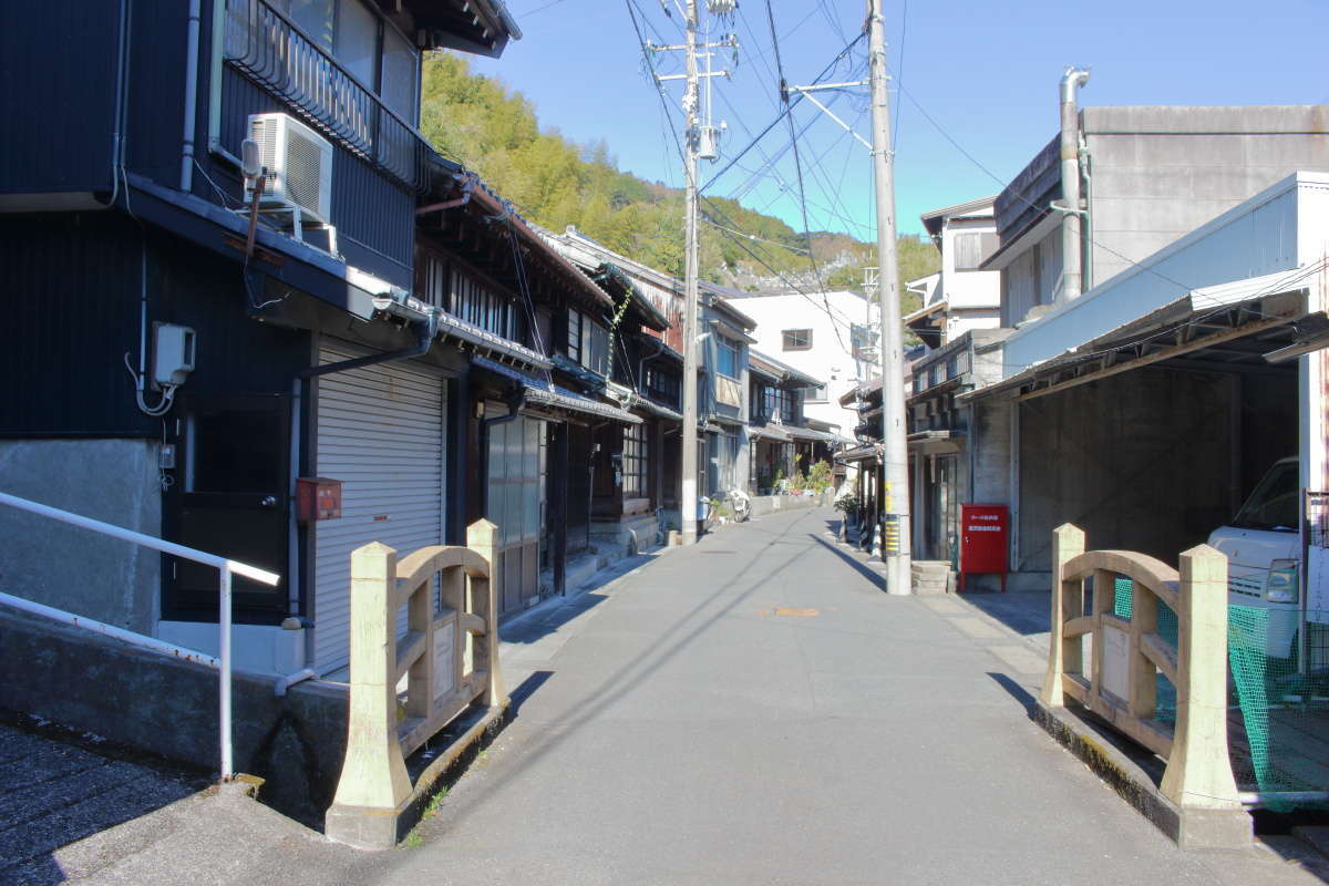 由比駅までの街道