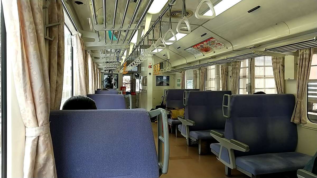 飯山線の列車の車内
