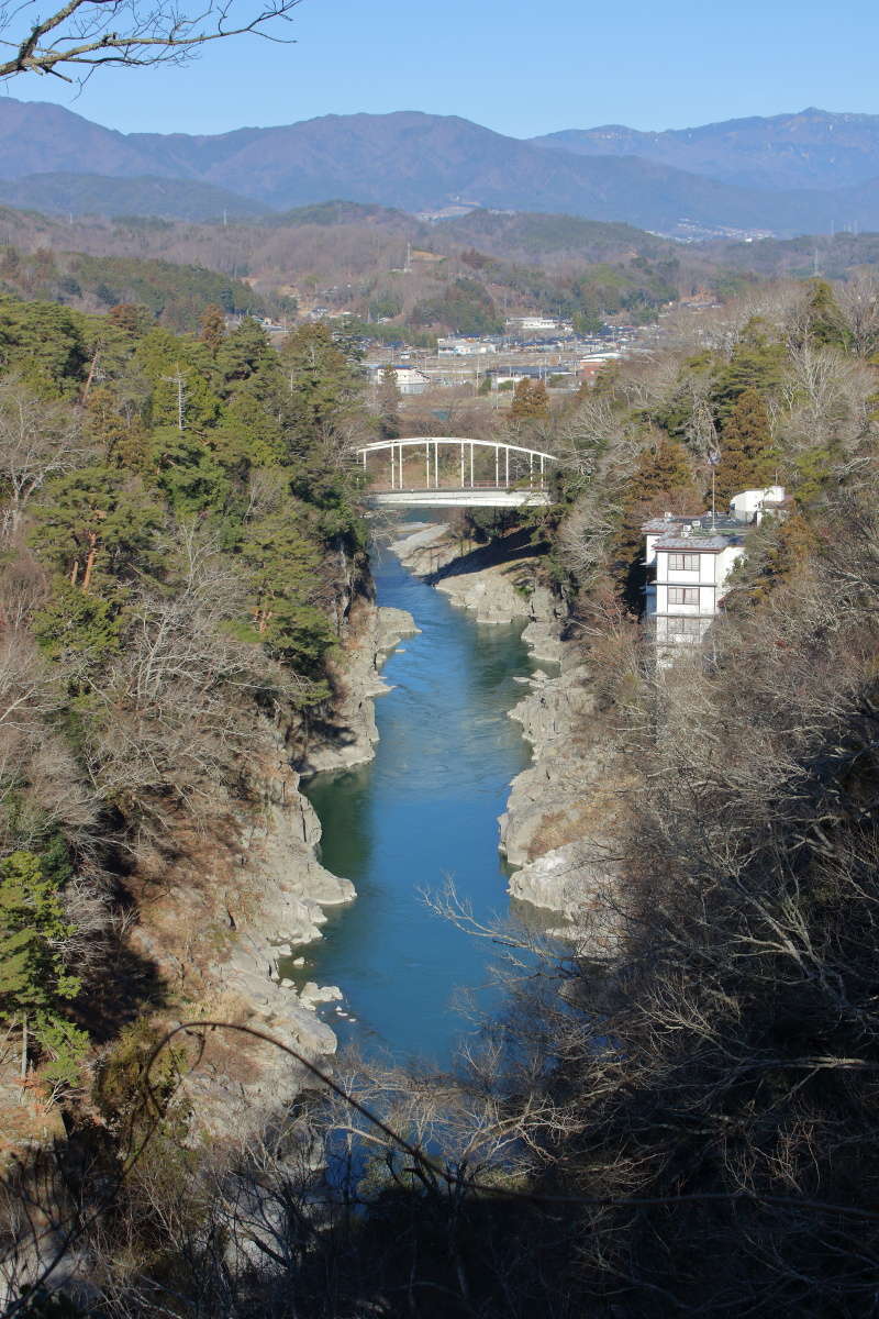 天竜峡の深い谷と天竜川の碧色が美しい！