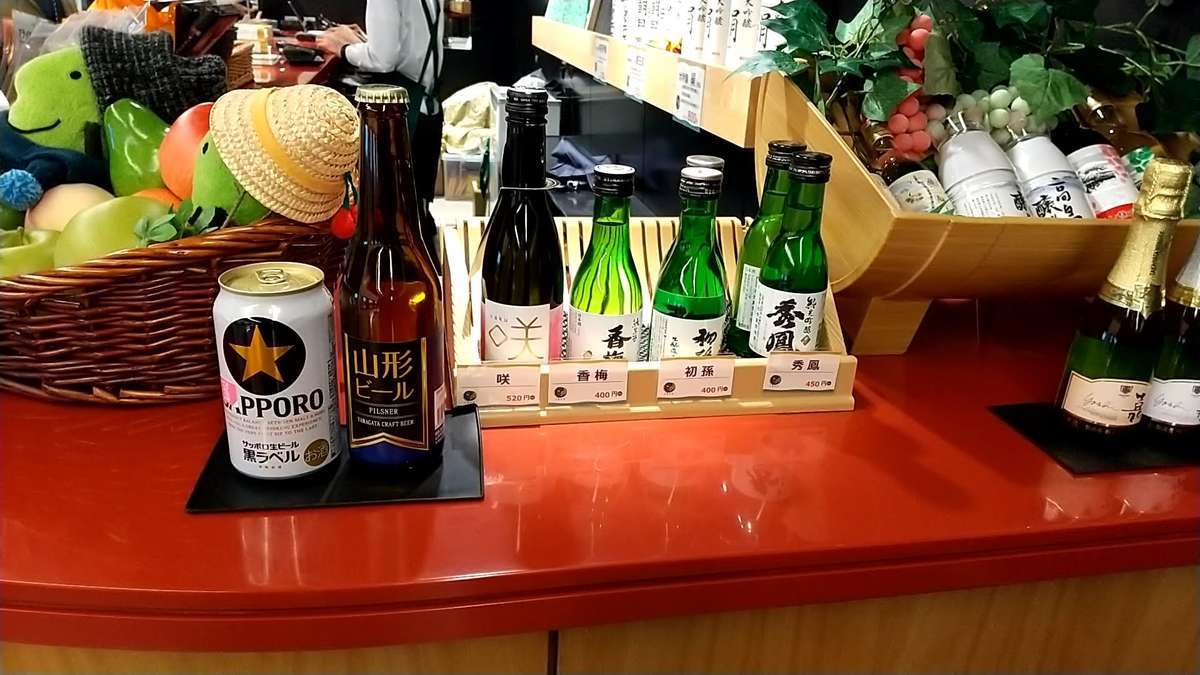 「とれいゆつばさ」バーカウンターのお酒類