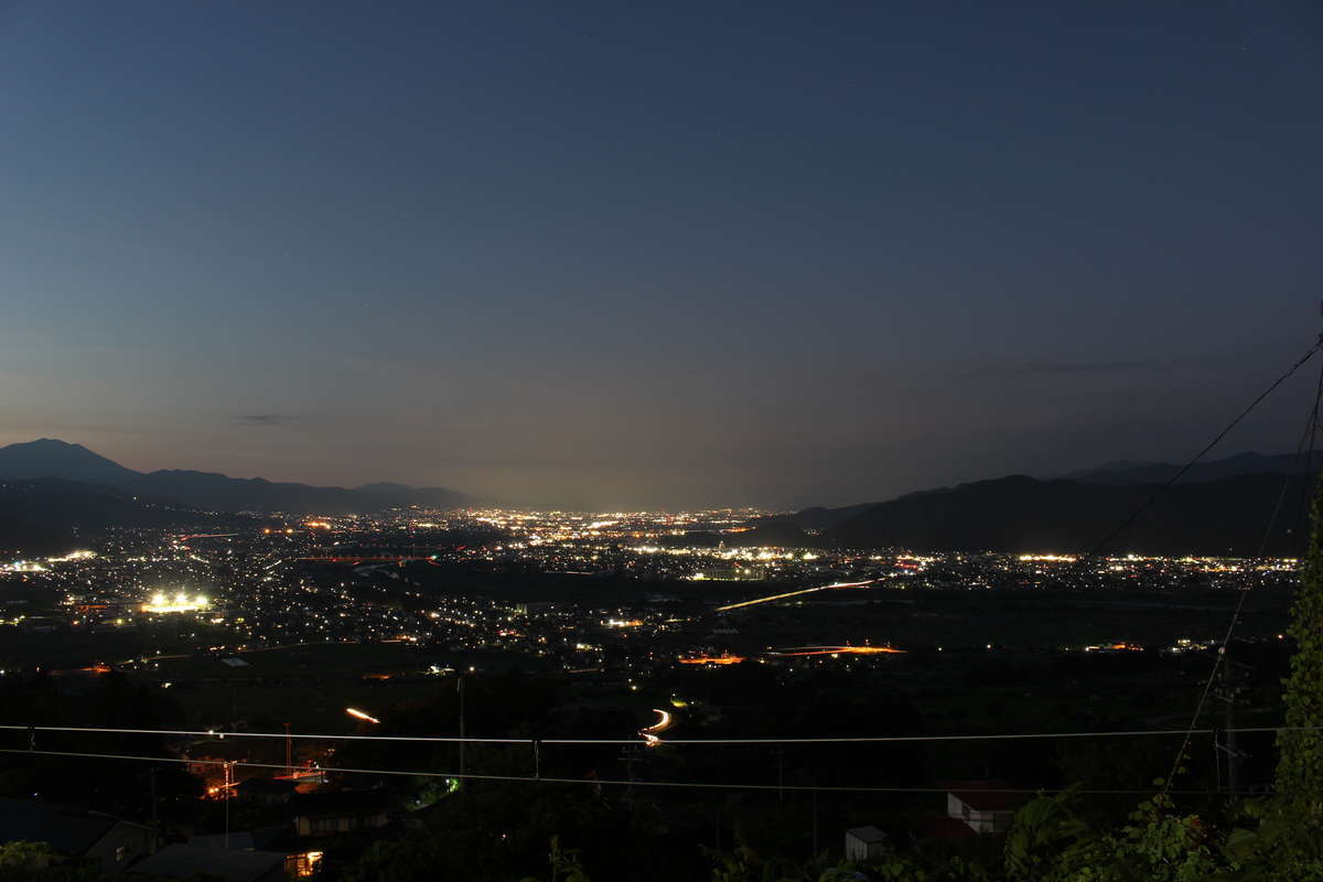 姨捨駅から眺める善光寺平の夕景