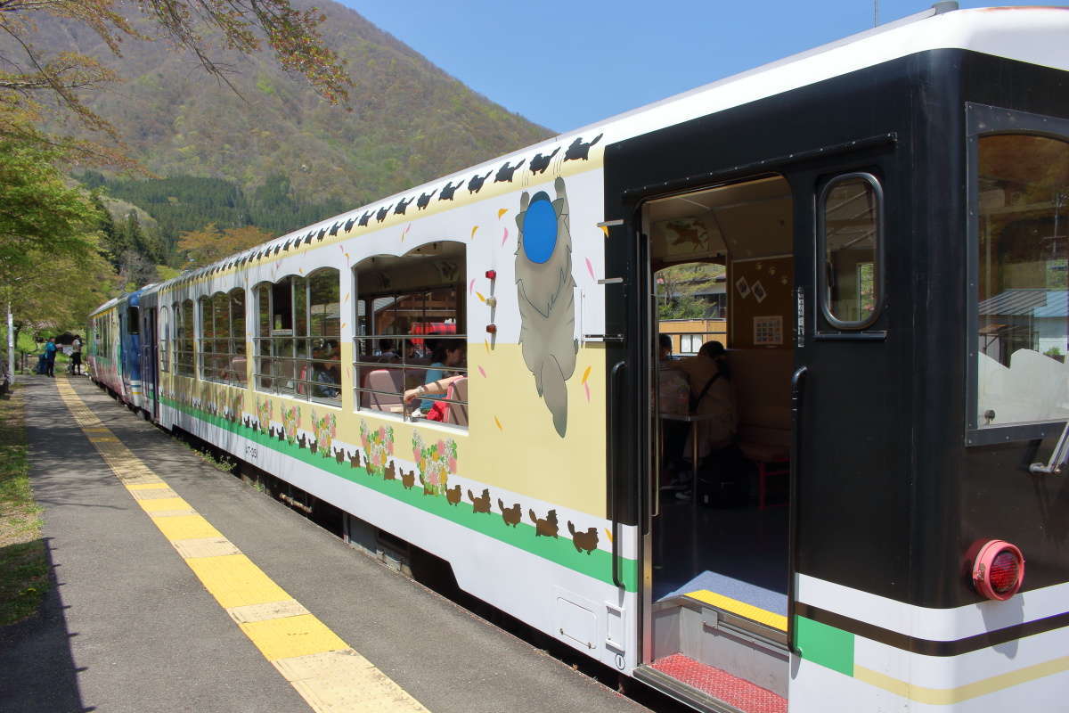 「お座トロ展望列車」のトロッコ車両