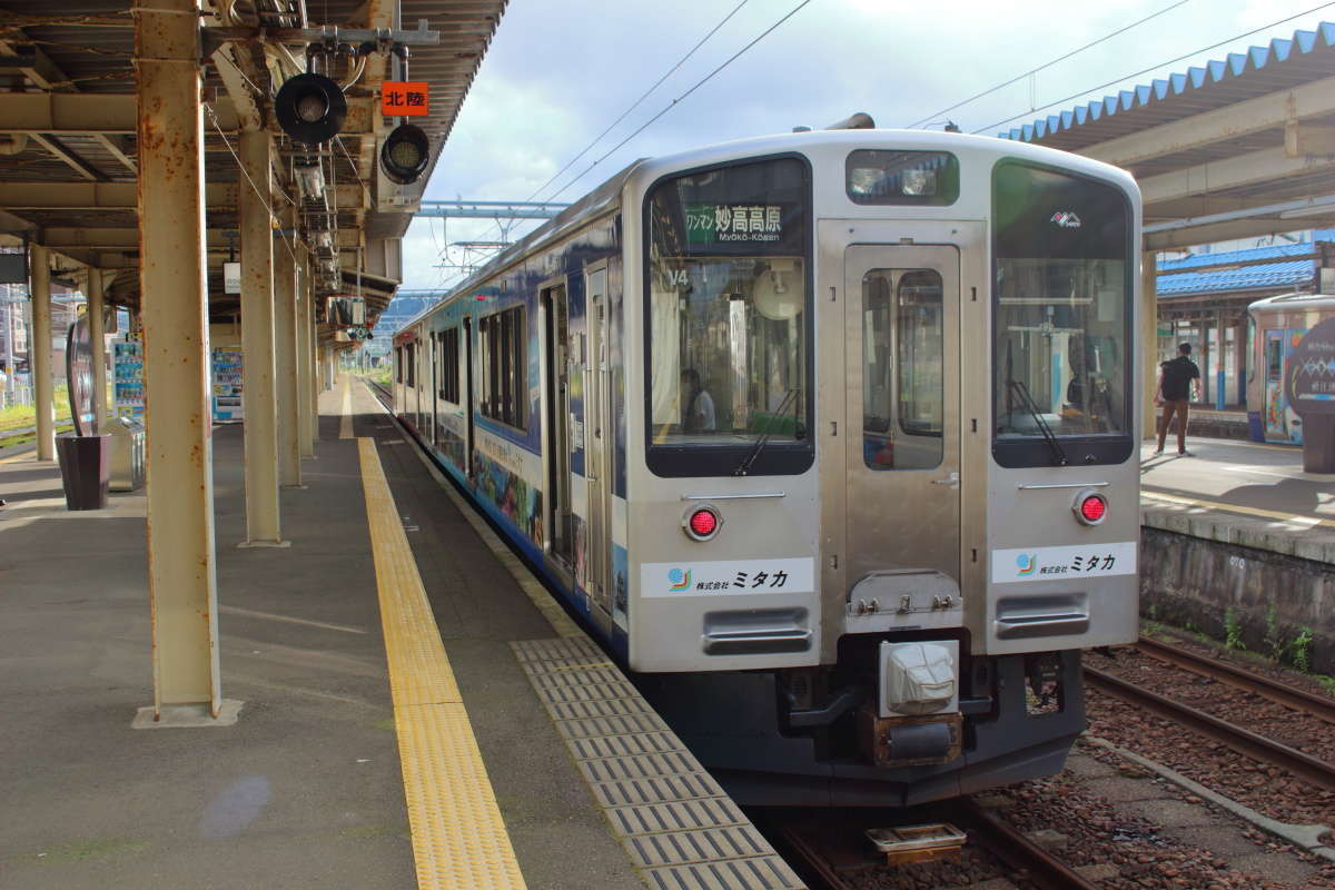 えちごトキめき鉄道「妙高はねうまライン」はET127形電車が走ります