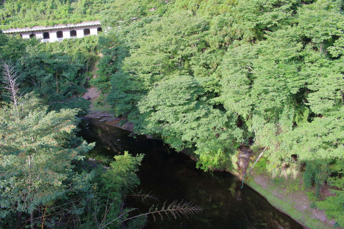 「第四養老川橋梁」で養老川を渡ります