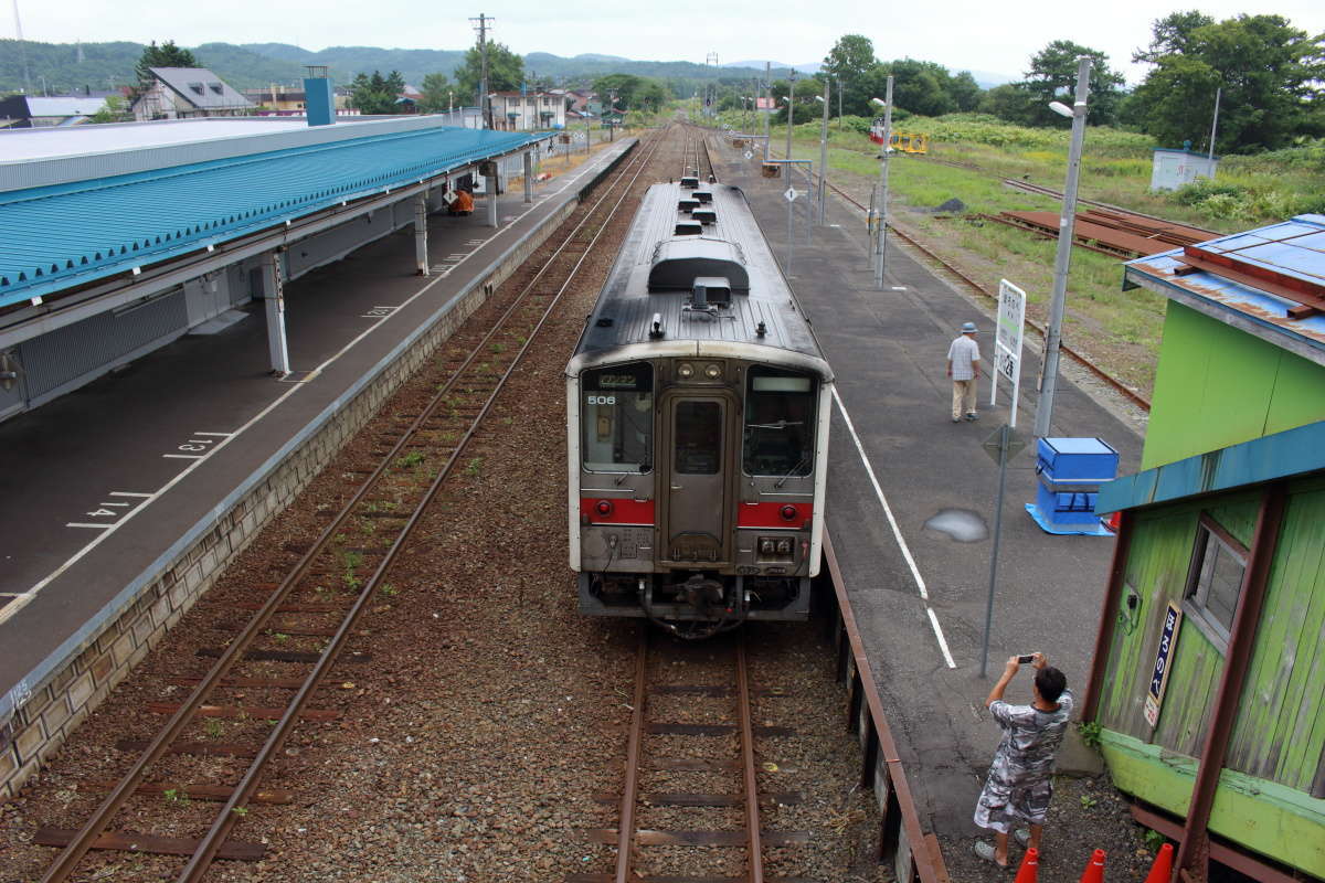 特急宗谷との行き違いのために13分停車の幌延駅