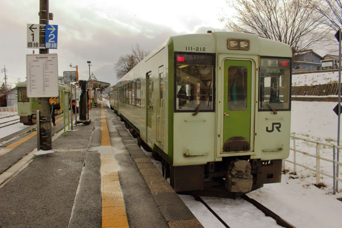 飯山線は戸狩野沢温泉駅で乗り換えになることも