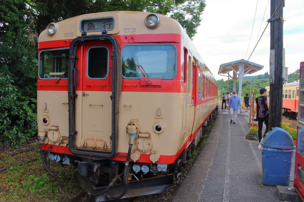 いすみ鉄道を走る古い国鉄形気動車「キハ28」