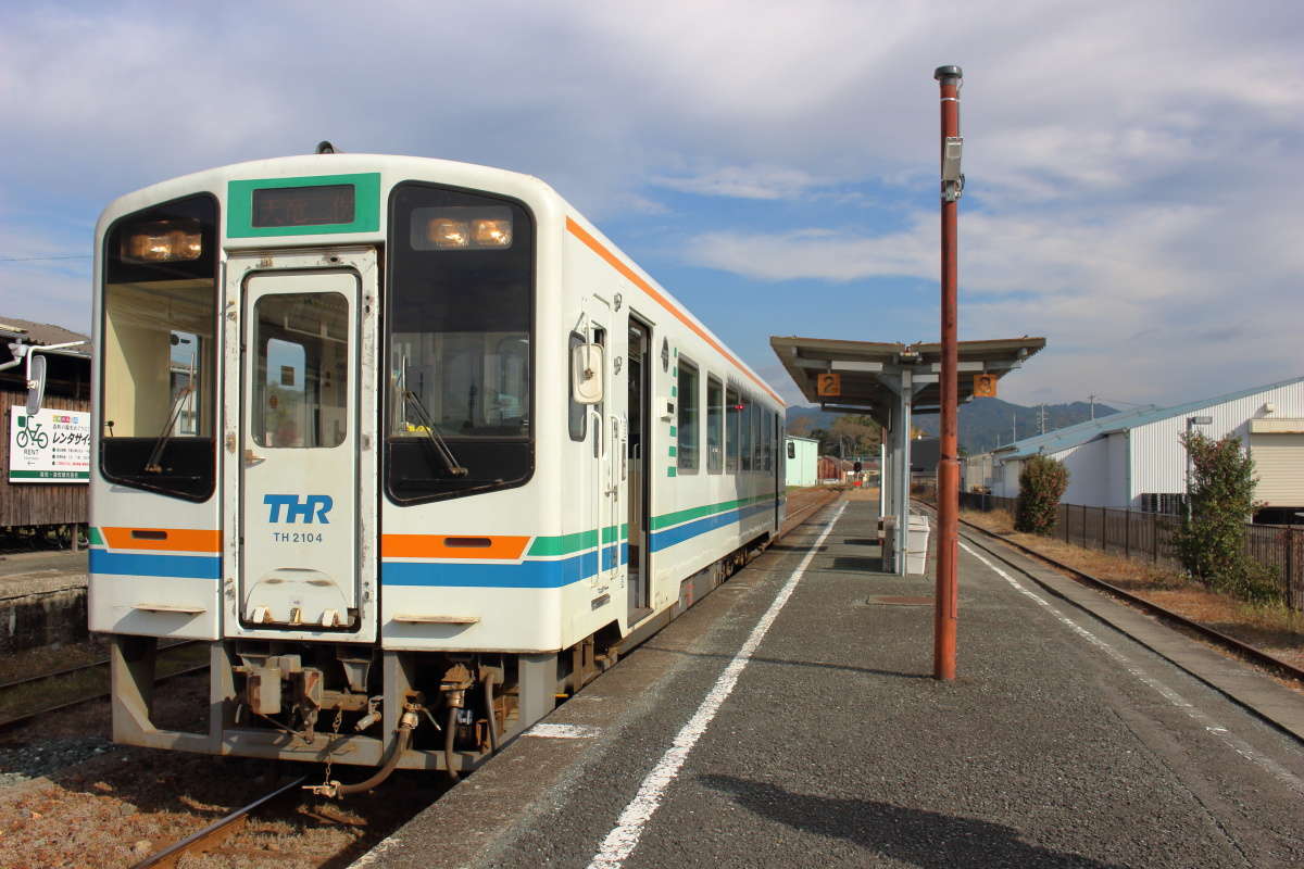 遠州森駅に到着、この駅で途中下車します