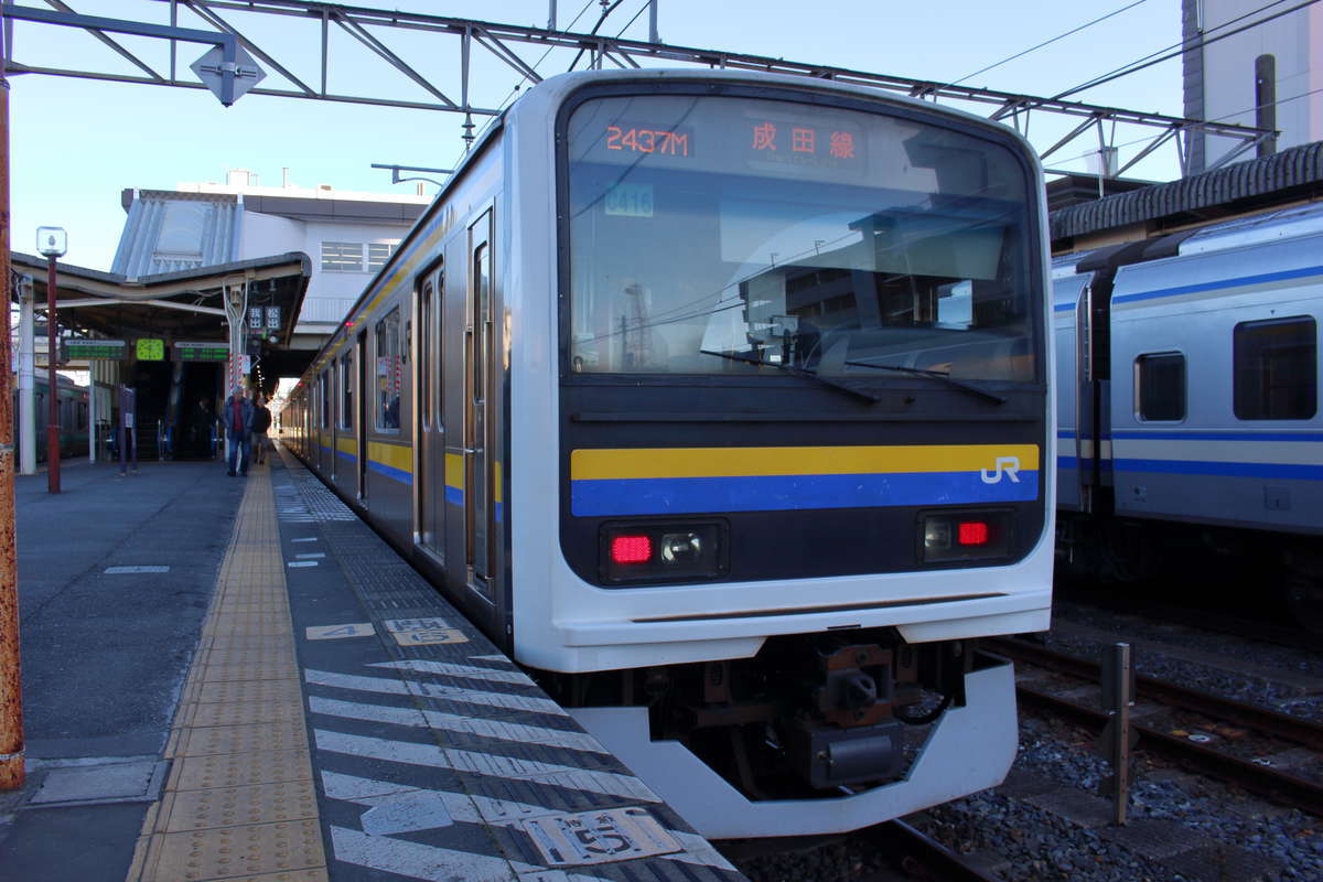 成田駅で銚子方面の成田線の電車に乗り換え