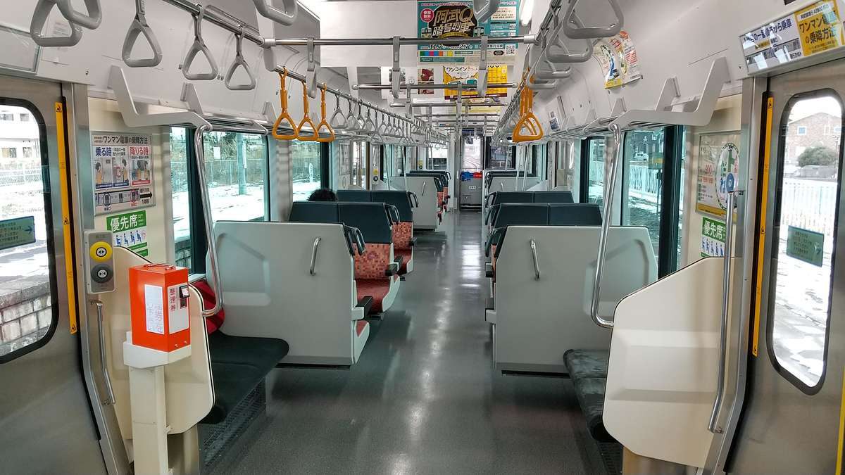 阿武隈急行「AB900系」の車内、JR東日本のE721系とそっくり！