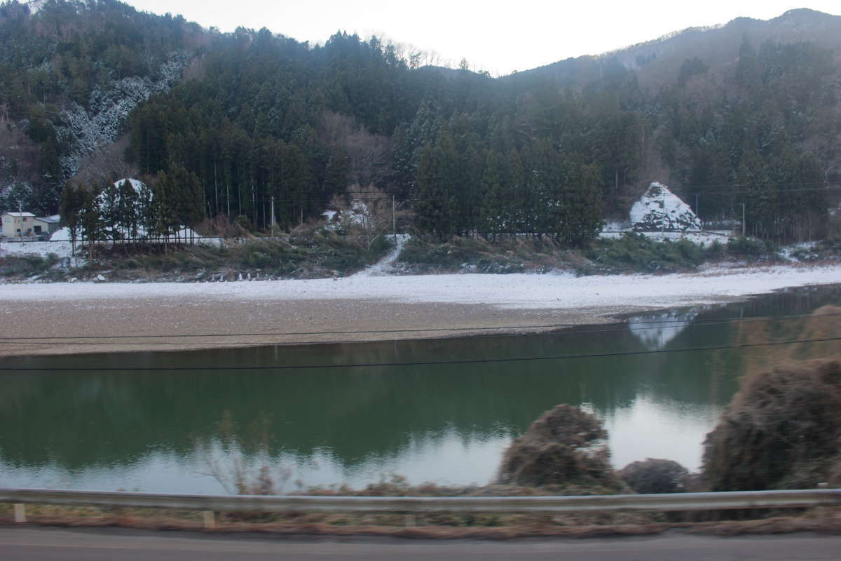 丸森～梁川間では阿武隈川の流れが車窓の主役！