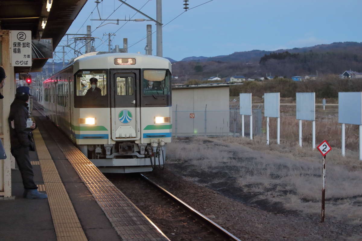 梁川駅から乗車する福島行きの列車も8100系