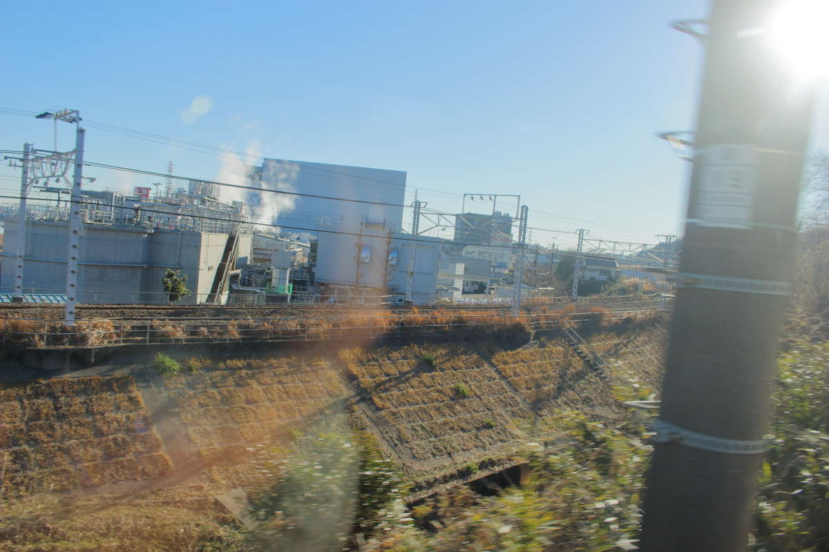 南武線と別れて、「ホリデー快速鎌倉号」は武蔵野貨物線のトンネルへ