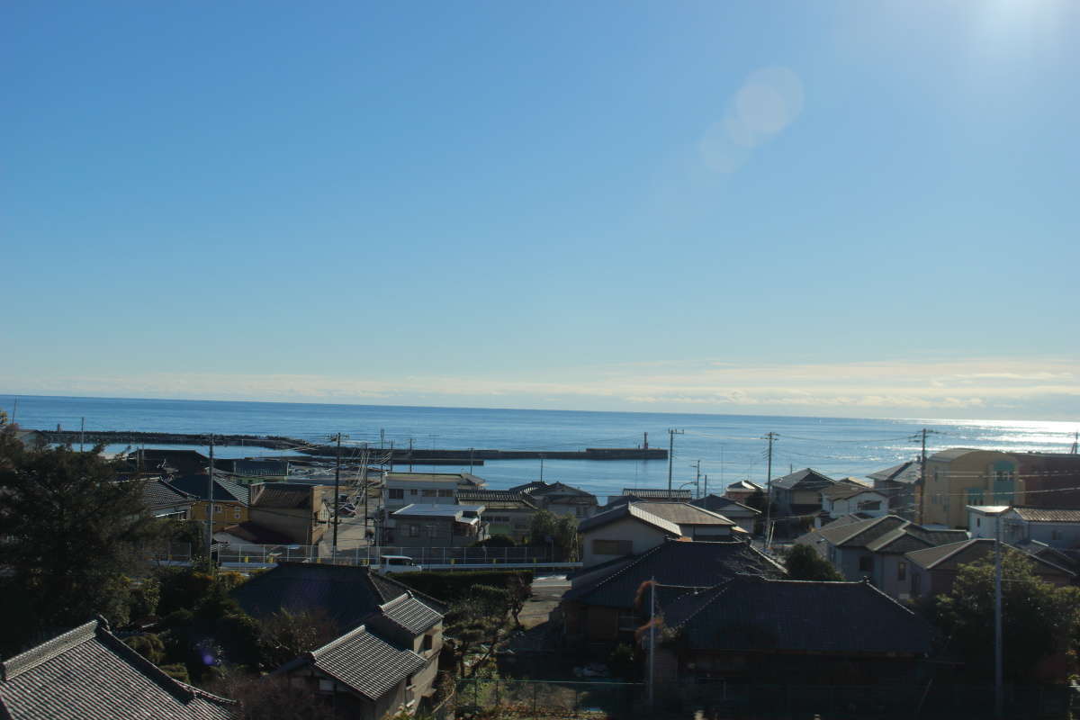 常陸多賀駅を出ると右側に太平洋が見えてきました