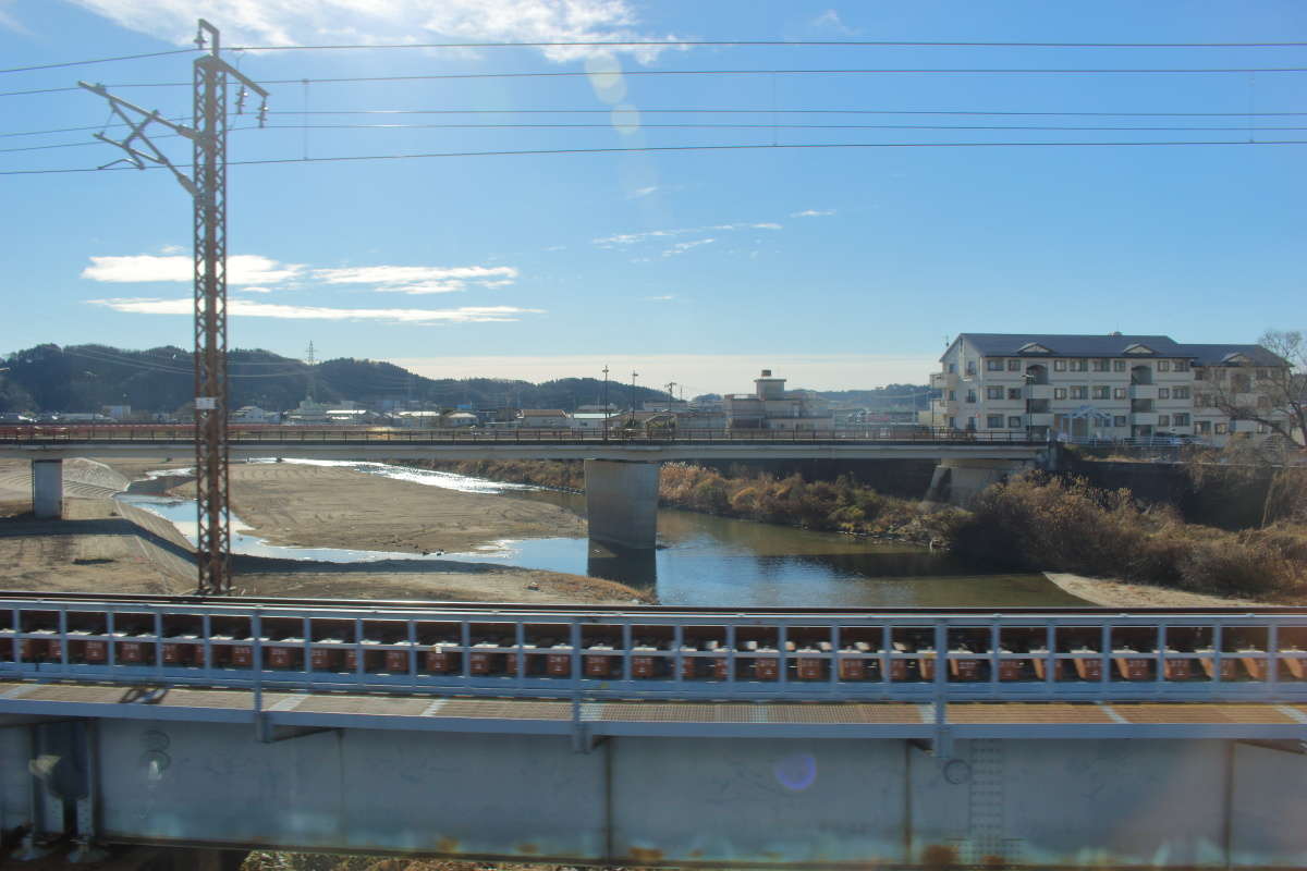 「ひたち3号」はいわき駅を出発すると夏井川を渡ります