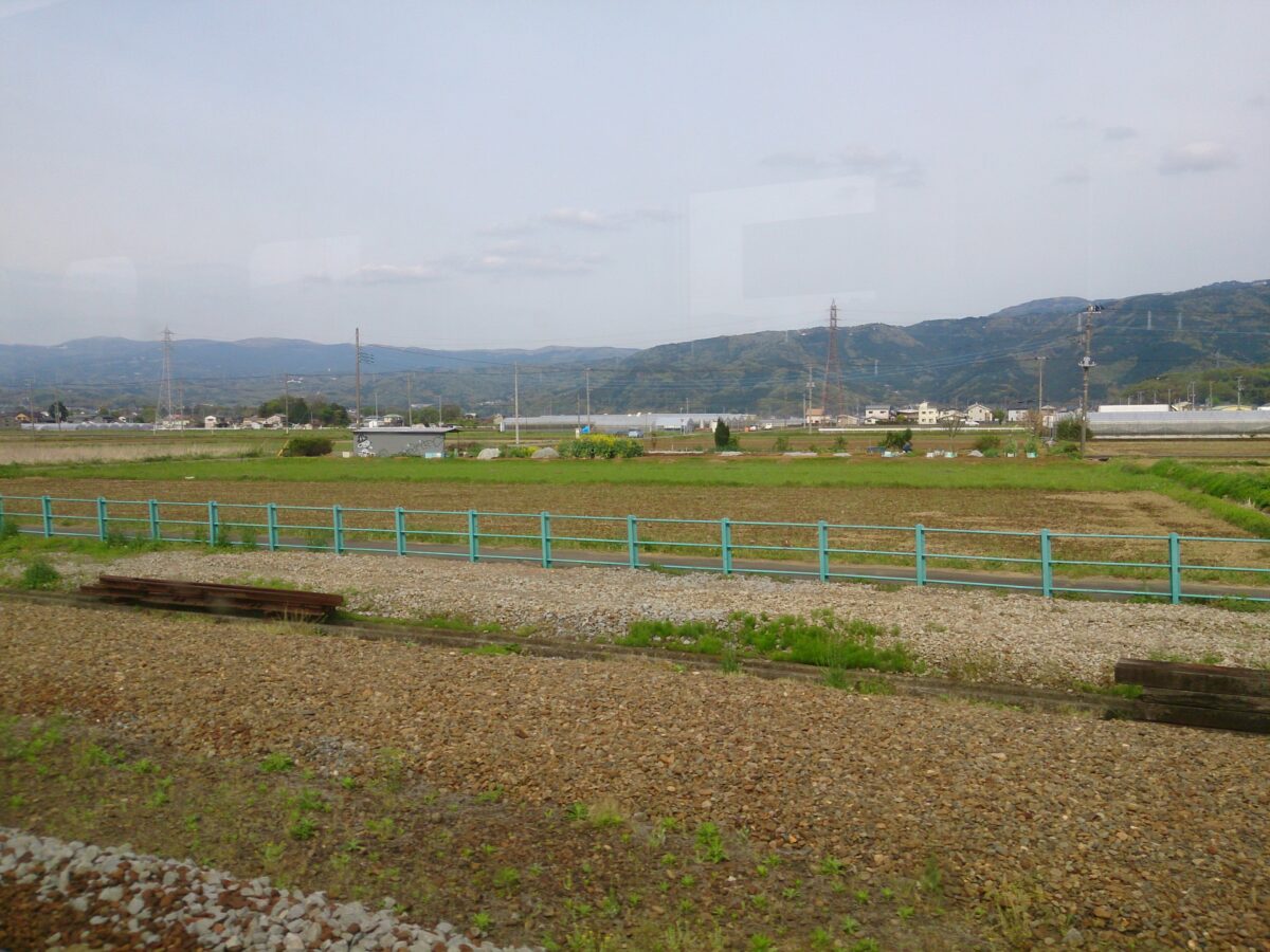 田畑が目立つ駿豆線の車窓