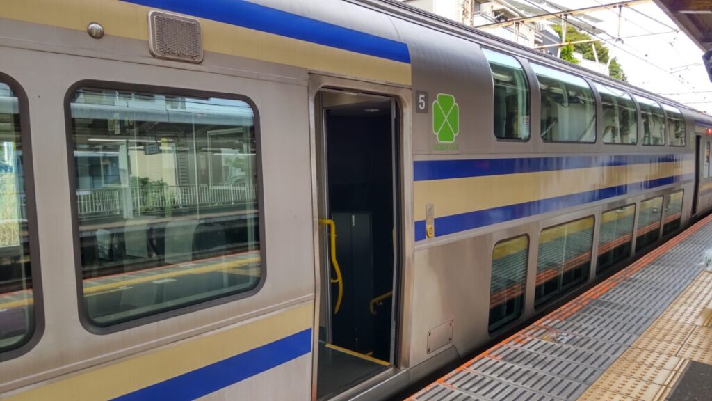 横須賀線・総武快速線尾E235系グリーン車