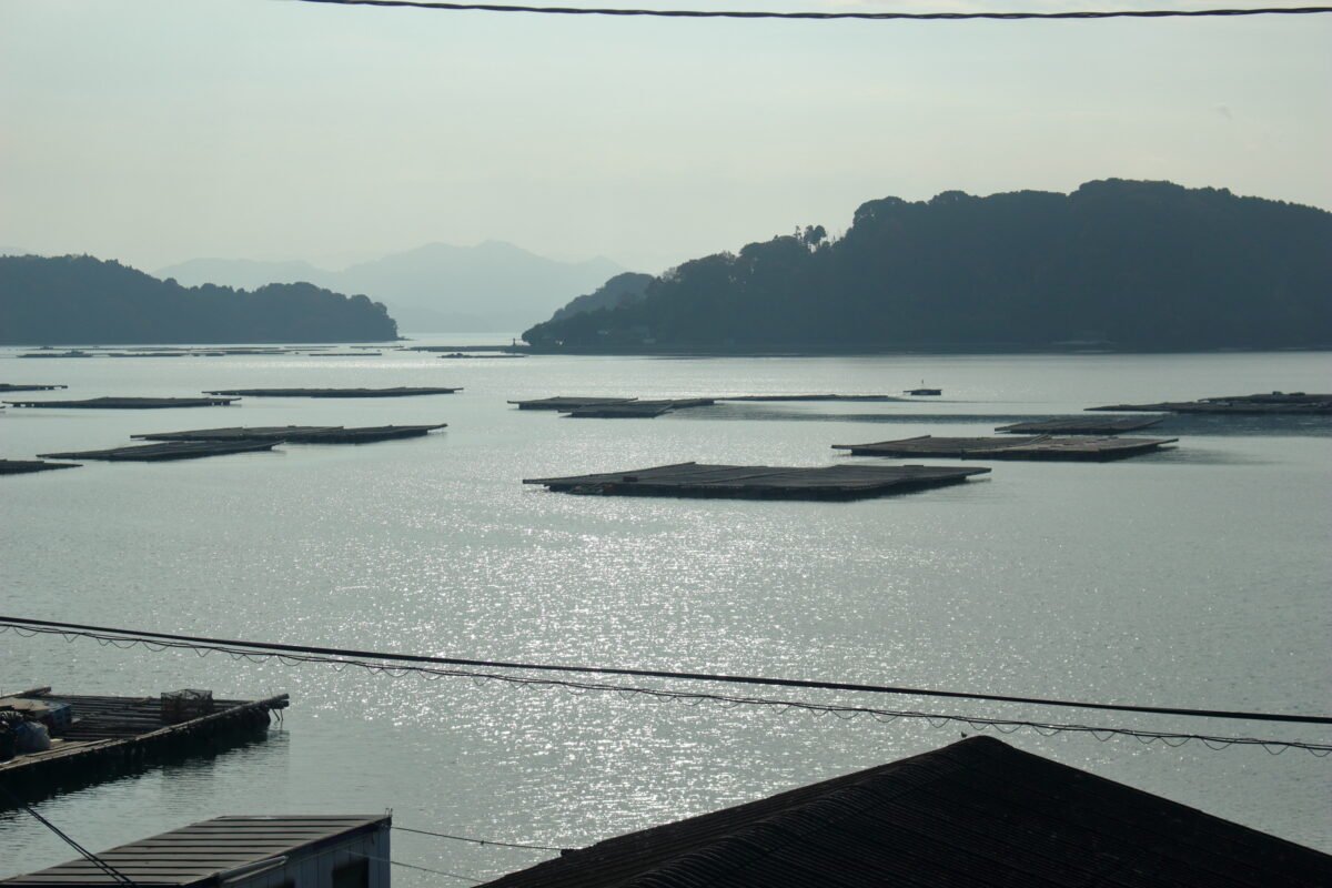 「etSETOra」から眺める瀬戸内海の牡蠣棚
