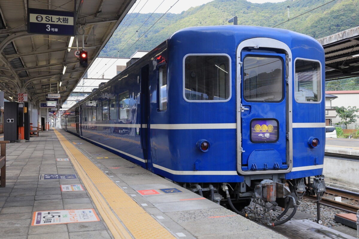 「SL大樹」の14系客車