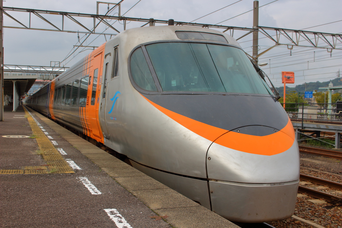 JR四国の8000系特急電車