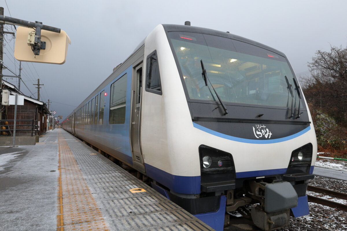 五能線の観光列車「リゾートしらかみ」