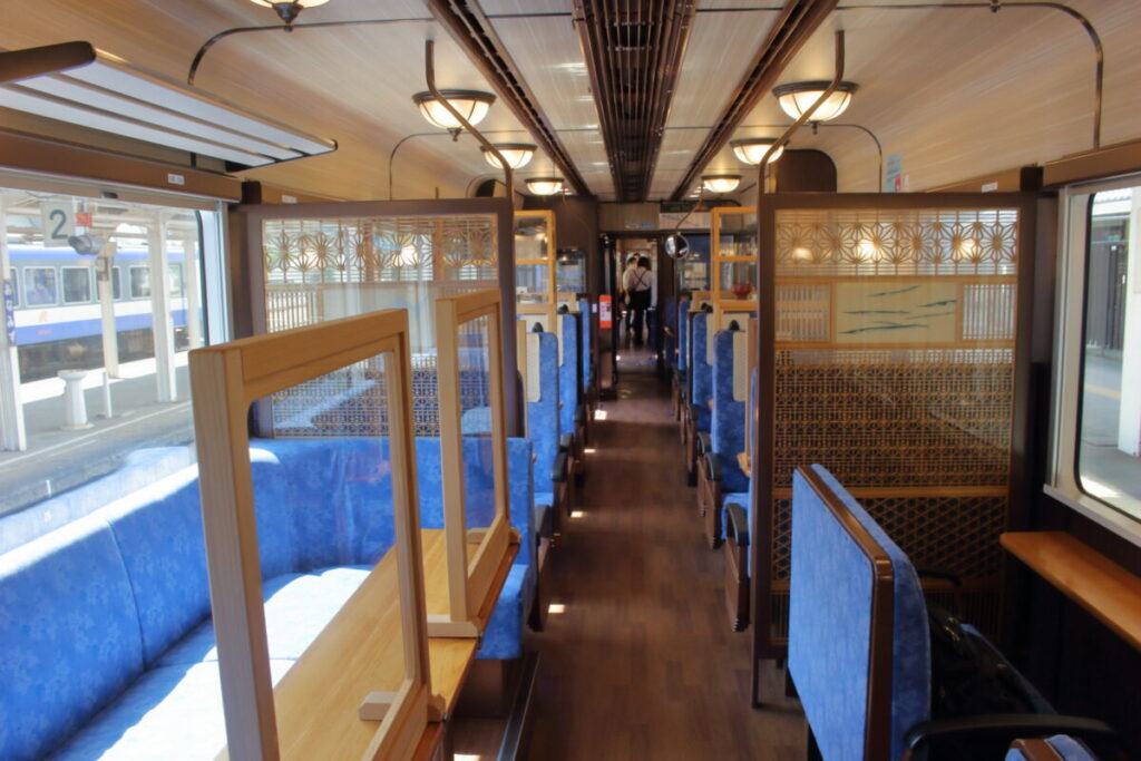 【のと里山里海号 乗車記】能登半島・七尾湾の車窓が素晴らしいのと鉄道の観光列車！ 予約方法も紹介します！（2023年版） ひさの乗り鉄ブログ